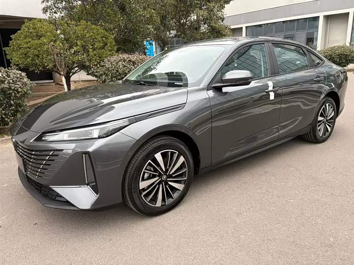 Фото 1 - Changan Eado EV