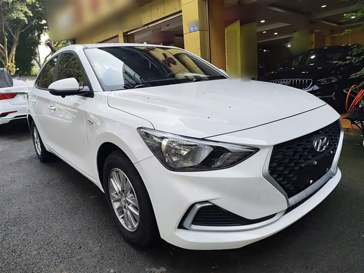 Фото 4 - Hyundai Celesta