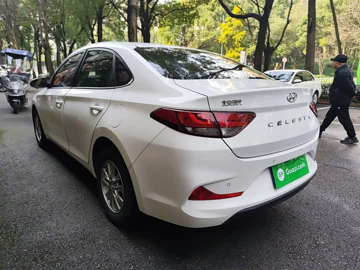 Фото 5 - Hyundai Celesta