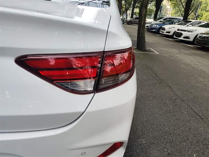 Фото 8 - Hyundai Celesta