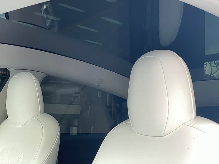 Фото 8 - Tesla Model Y