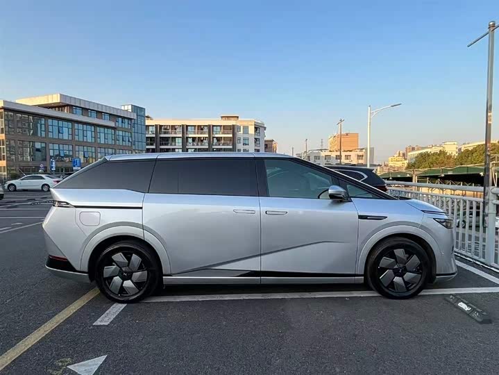 Фото 9 - XPeng X9