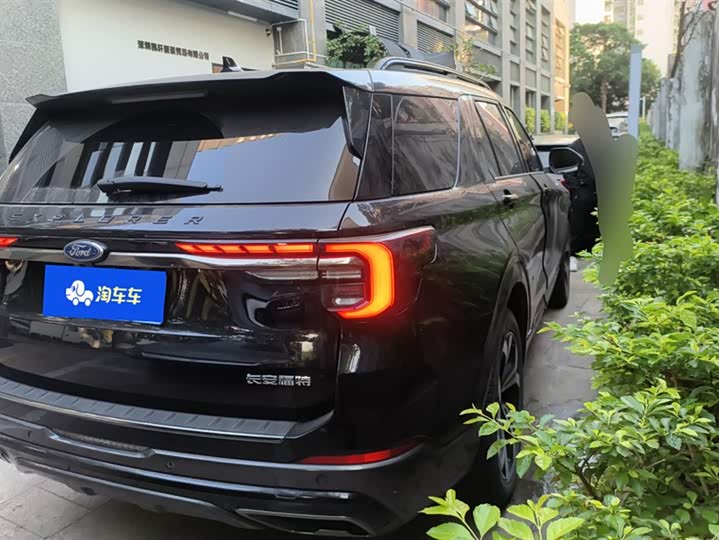 Фото 3 - Ford Explorer