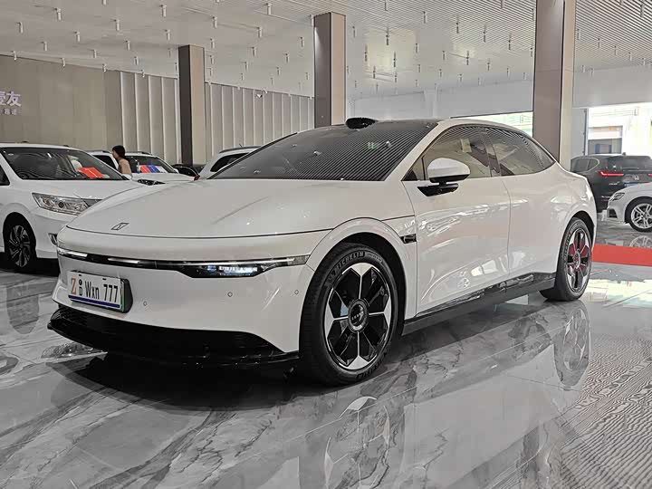 Фото 2 - Zeekr 007