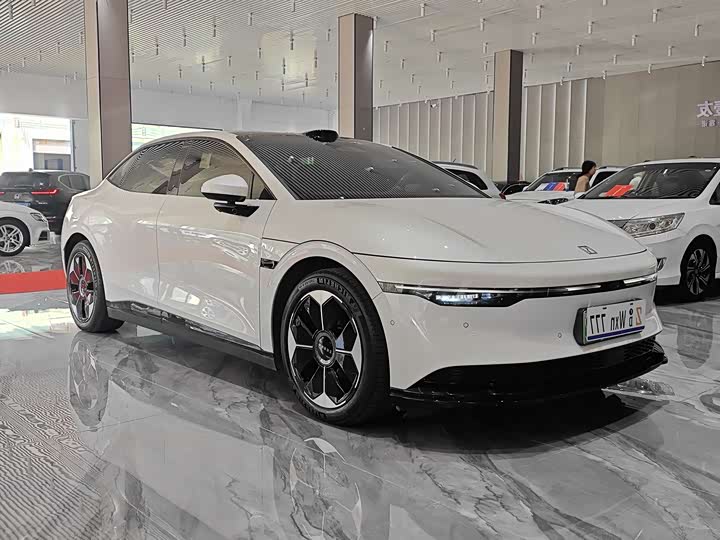 Фото 4 - Zeekr 007