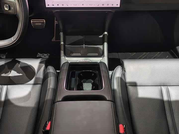 Фото 9 - Zeekr 007