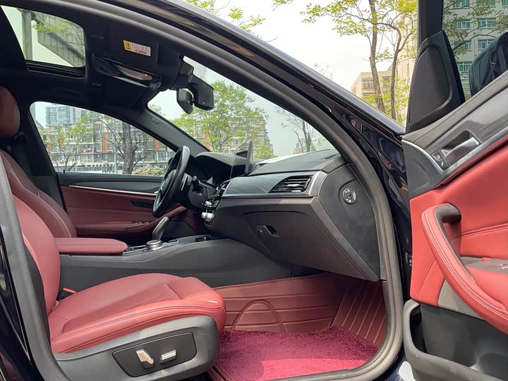 Фото 9 - BMW 5 Series