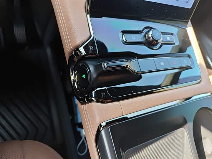 Фото 7 - Nio ES8