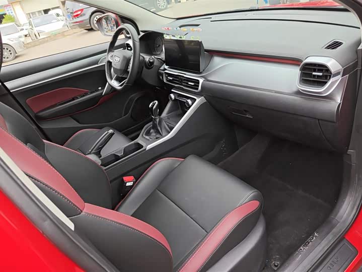 Фото 8 - Geely Coolray