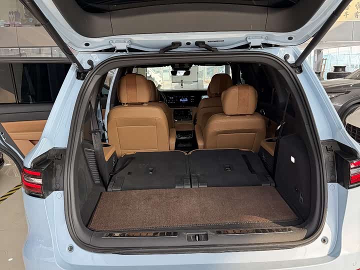 Фото 8 - LiXiang One