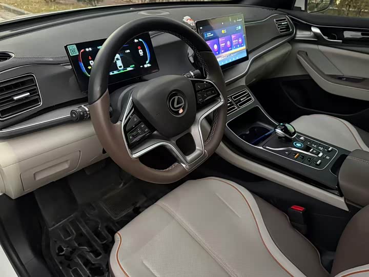 Фото 6 - BYD Qin Plus