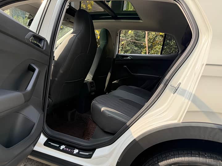 Фото 6 - Volkswagen T-Cross