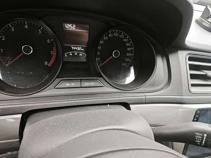 Фото 8 - Volkswagen Lavida