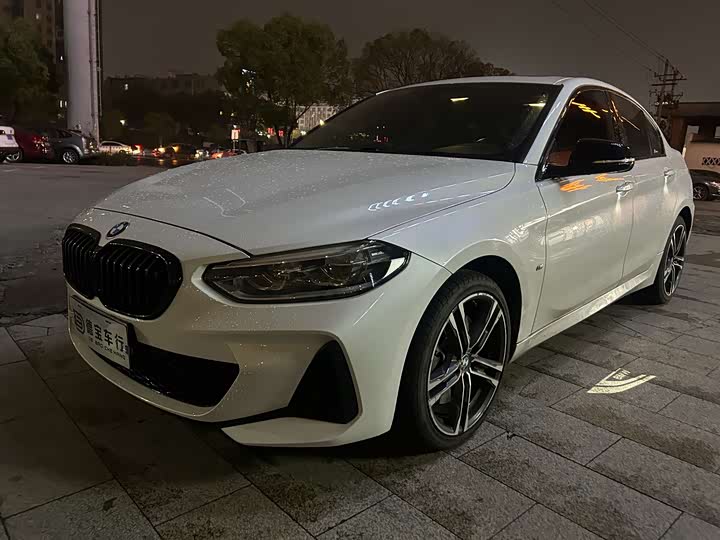 Фото 1 - BMW 1 Series