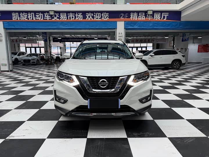 Фото 2 - Nissan X-Trail