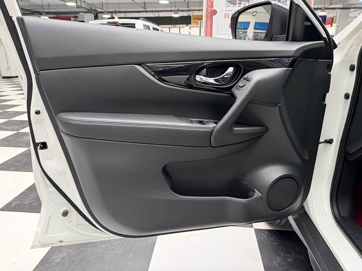 Фото 5 - Nissan X-Trail