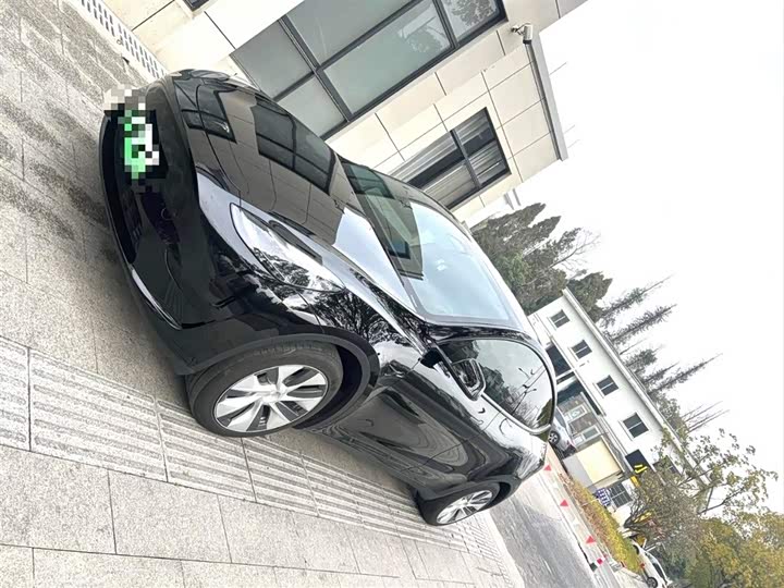 Фото 1 - Tesla Model Y