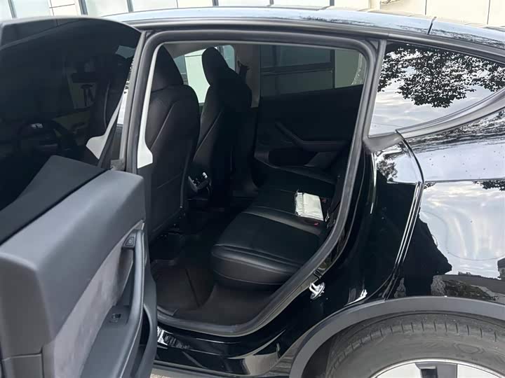 Фото 2 - Tesla Model Y