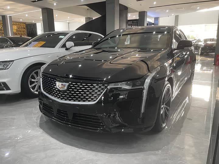 Фото 1 - Cadillac CT4