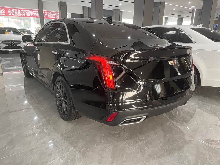 Фото 9 - Cadillac CT4