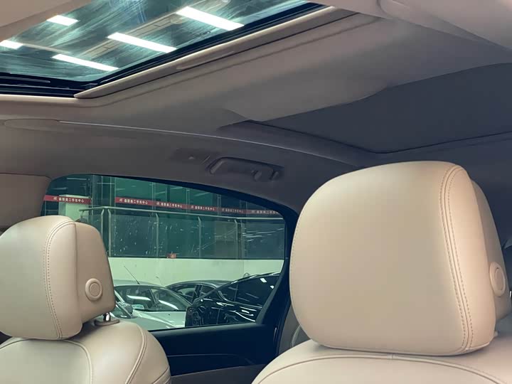 Фото 9 - Buick GL8 ES