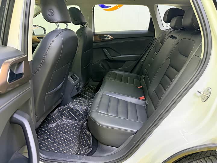 Фото 7 - Volkswagen Tharu