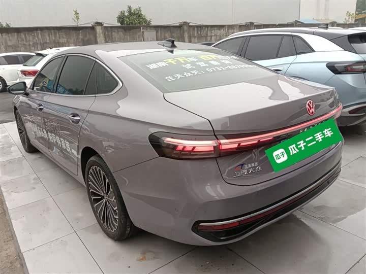 Фото 5 - Volkswagen Passat