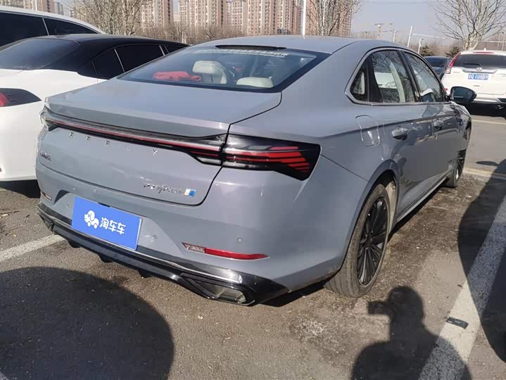 Фото 3 - Geely Preface L