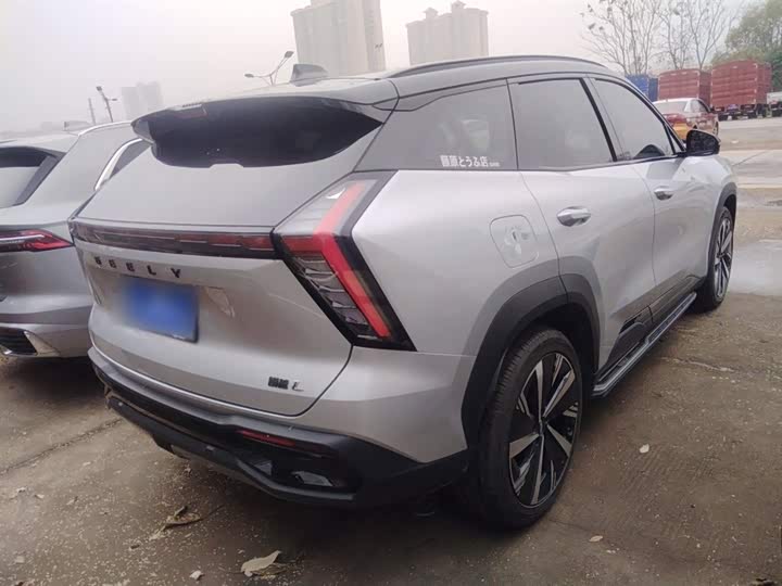 Фото 7 - Geely Atlas L