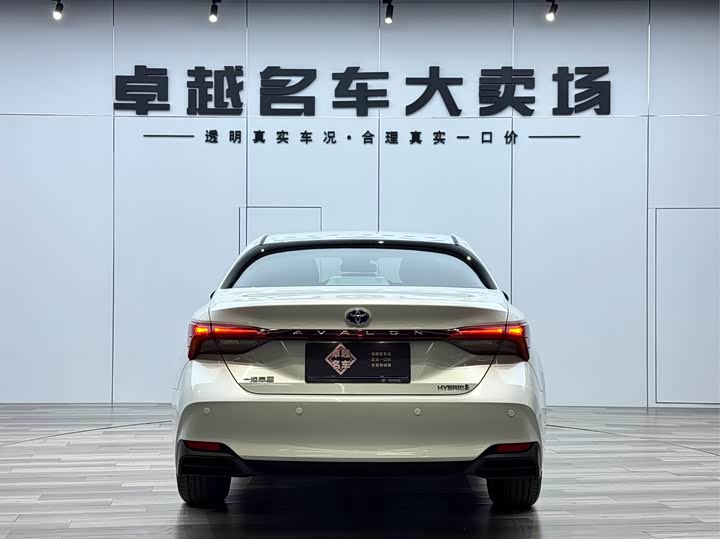 Фото 6 - Toyota Avalon