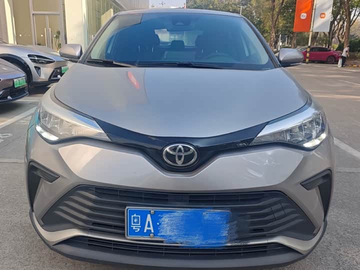 Фото 2 - Toyota Izoa