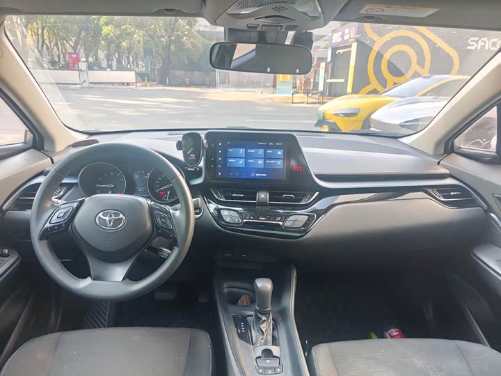 Фото 4 - Toyota Izoa