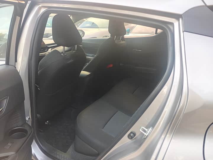 Фото 6 - Toyota Izoa