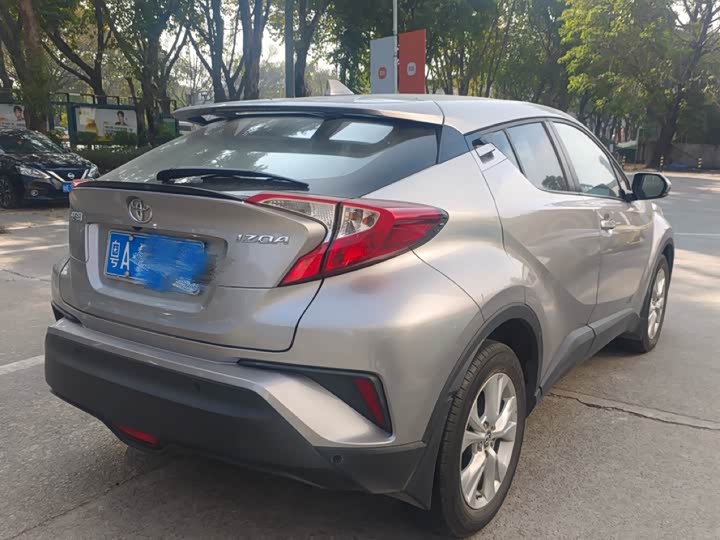 Фото 8 - Toyota Izoa