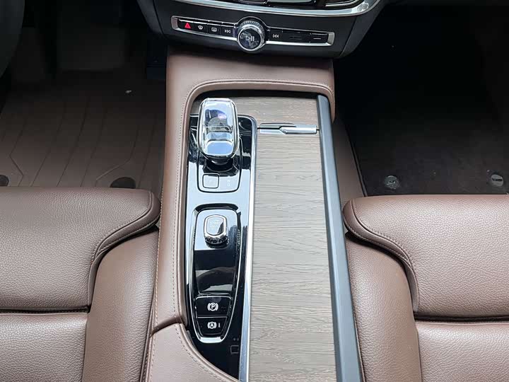 Фото 7 - Volvo S90