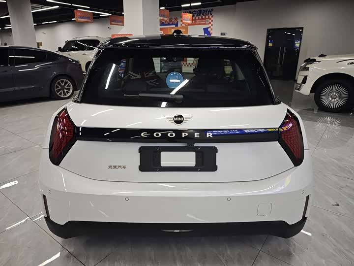 Фото 8 - Mini Cooper