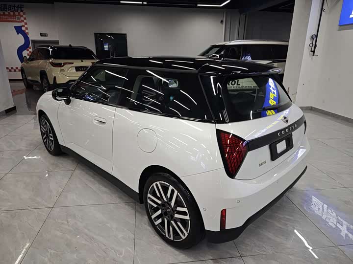 Фото 9 - Mini Cooper