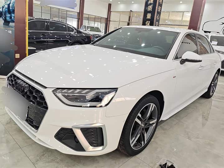 Фото 1 - Audi A4L