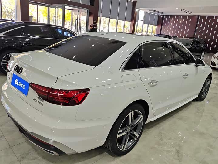 Фото 3 - Audi A4L