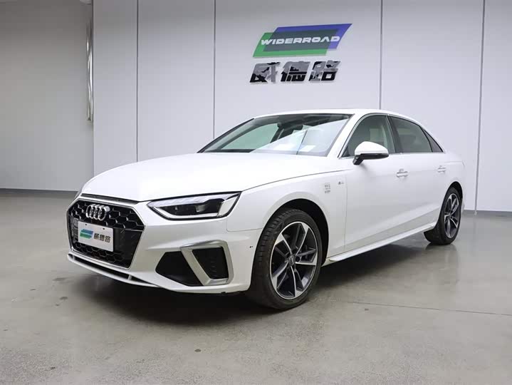 Фото 1 - Audi A4L