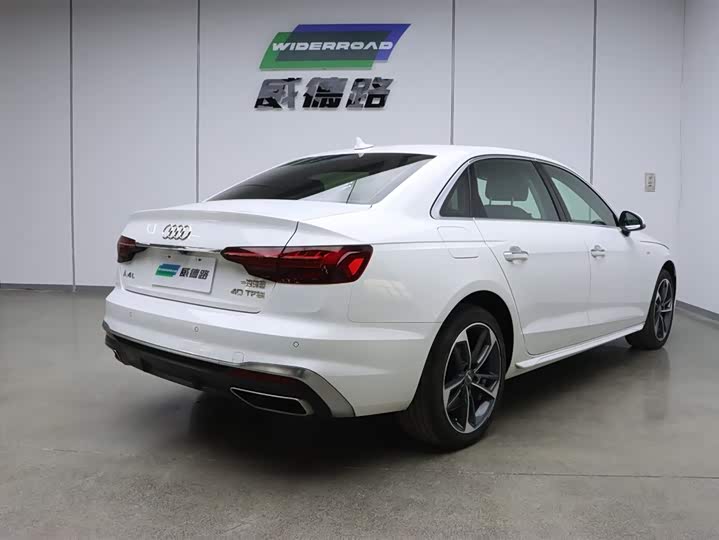 Фото 3 - Audi A4L