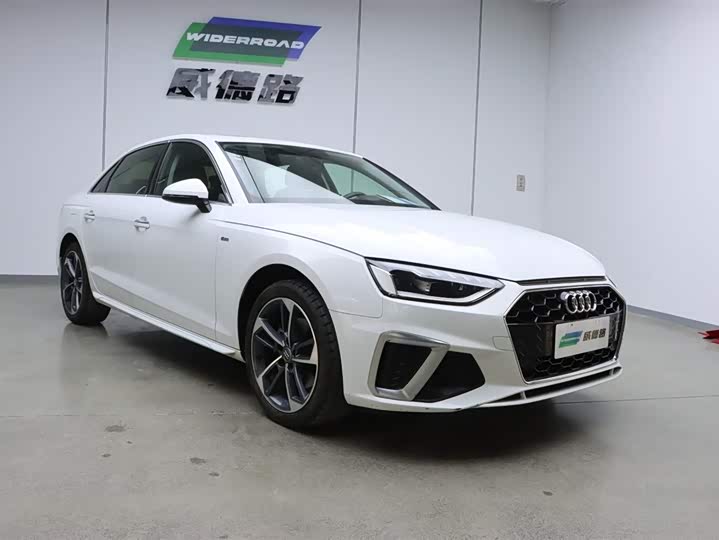 Фото 4 - Audi A4L