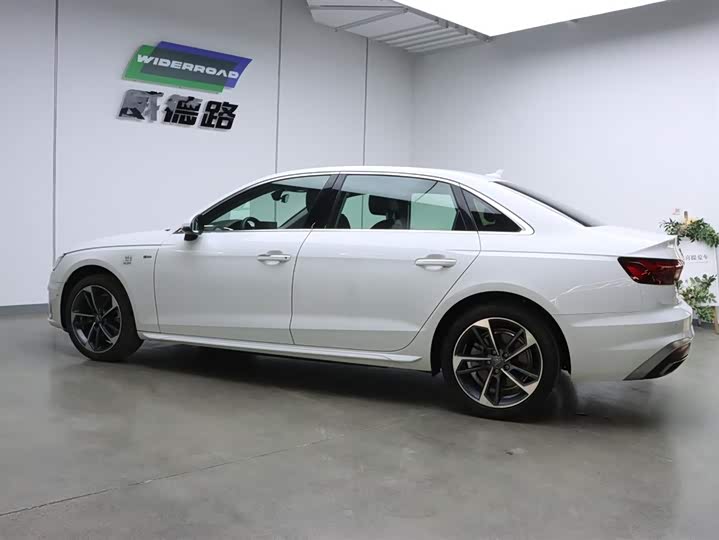 Фото 7 - Audi A4L