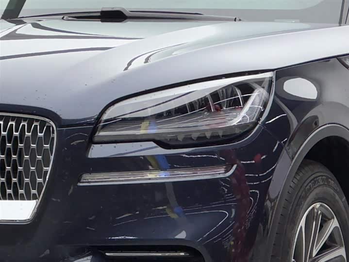 Фото 3 - Lincoln Aviator