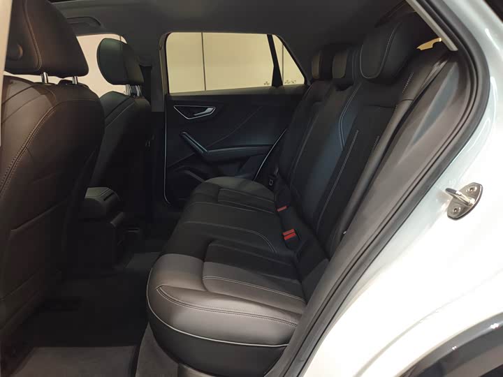 Фото 6 - Audi Q2L