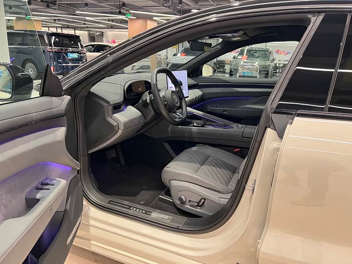 Фото 8 - Zeekr 001