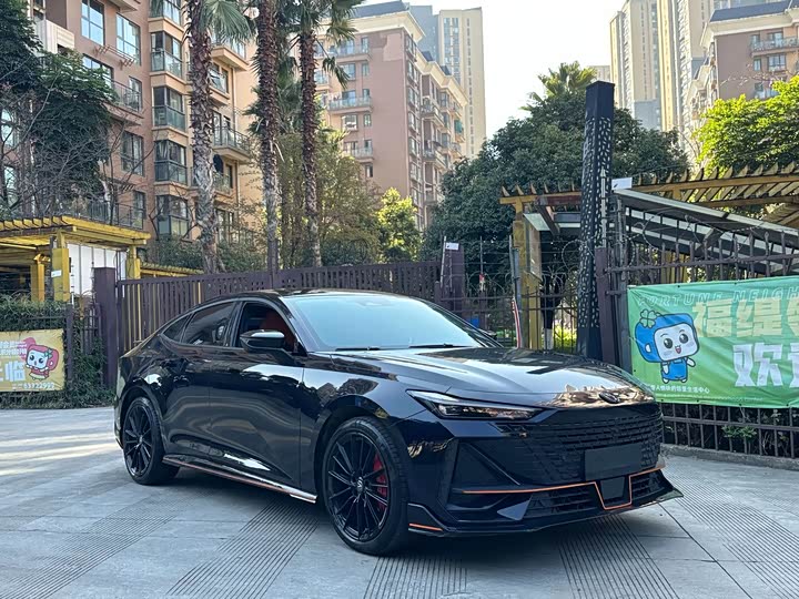 Фото 2 - Changan UNI-V