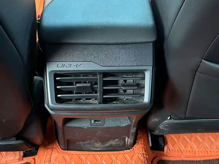 Фото 5 - Changan UNI-V