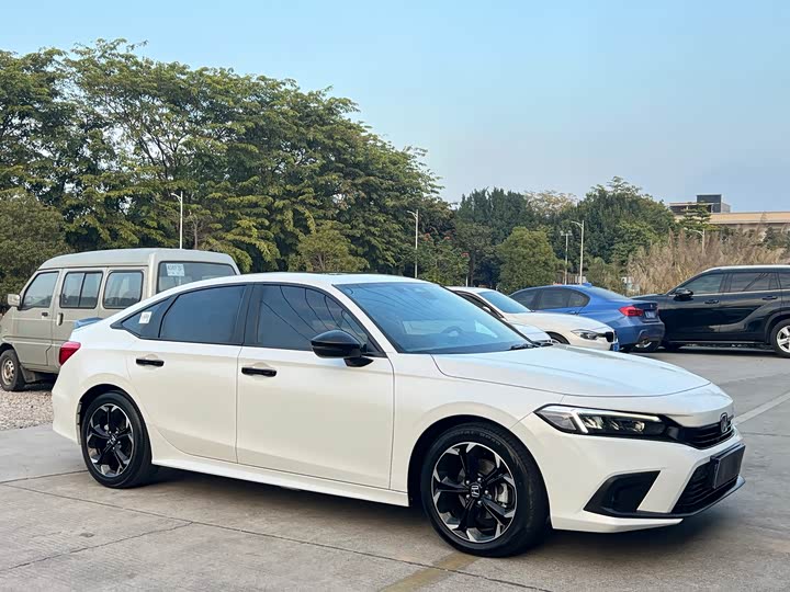 Фото 3 - Honda Civic