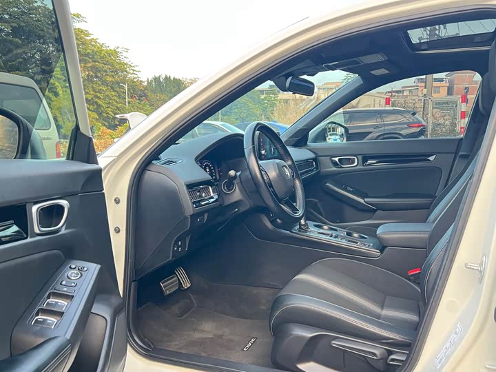 Фото 4 - Honda Civic